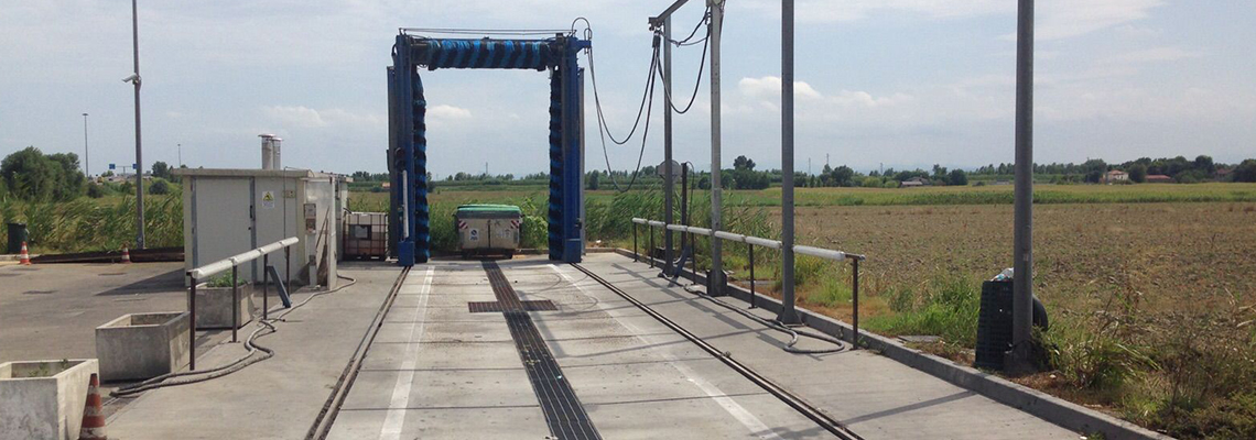 CLT Trasporti - Officina, Magazzino, Lavaggio e Distributore interni CLT Trasporti - Officina, Magazzino, Lavaggio e Distributore interni